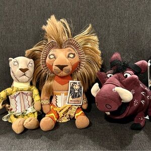 Lion King NWT plush toys. From the musical Lion King. Length between 10-12”long.